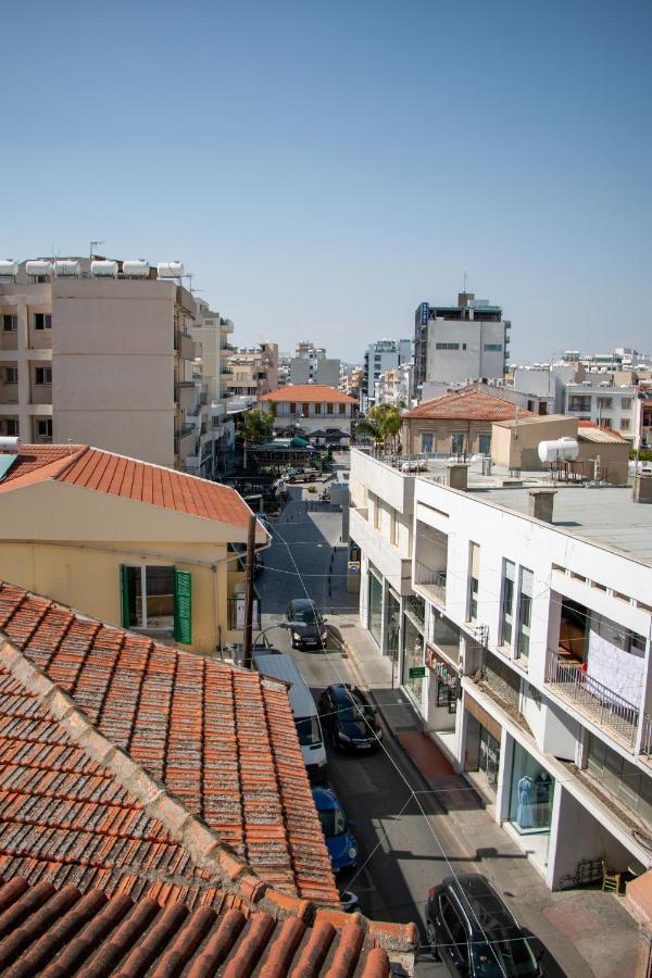 Lakis Court Apartamento Larnaca Exterior foto